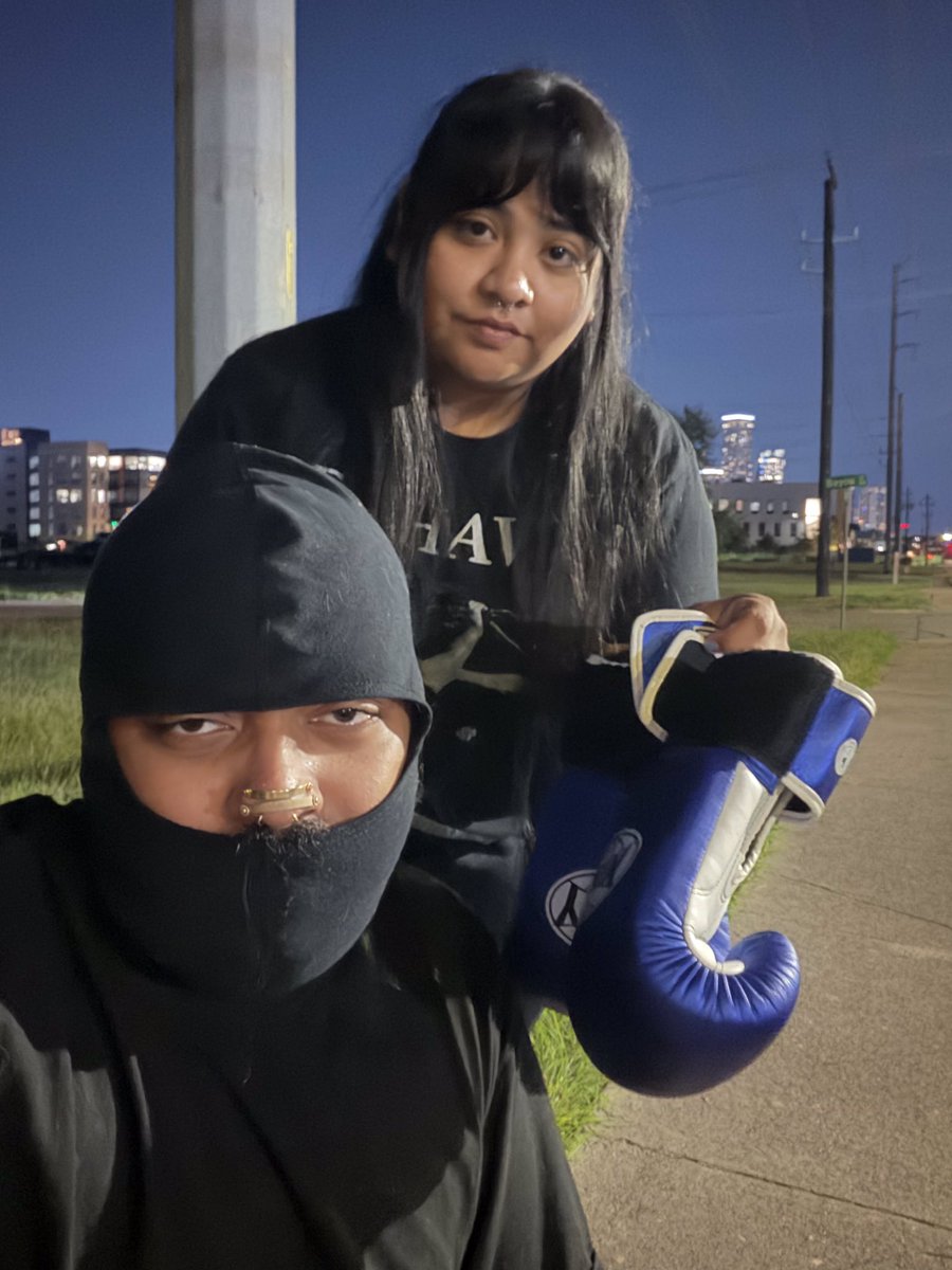 MicrosoftBando's tweet photo. They scared bc you got the courage to put the gloves on and they don’t. https://t.co/eum47f1Sfx