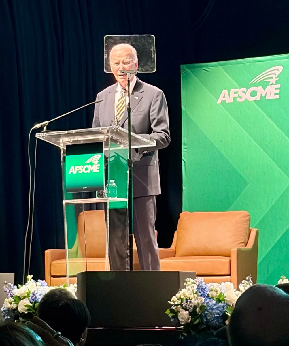 ChrisDJackson's tweet photo. 📺 President @JoeBiden was back out in D.C. yesterday at the Howard Theatre honoring his longtime friend Lee Saunders, the former AFSCME president who just wrapped up nearly 50 years in the labor movement, including 14 years running the union.

@DrBiden was there. Rev. Al Sharpton was there. Labor leaders and longtime friends filled the room.

And Biden and Saunders go WAY back.

AFSCME’s executive board unanimously endorsed Biden in 2020. Saunders served on the Biden-Sanders economic unity task force. The union mobilized its members across the country for the Biden-Harris ticket.

Saunders remained one of Biden’s most reliable allies throughout his presidency, publicly backing the American Rescue Plan, infrastructure investments, and his pro-union agenda. AFSCME endorsed Biden again in 2023.

He had 46’s back.

And Biden never forgot it.

Biden even publicly called Saunders “a great friend.”

Say what you will about Joe Biden, but he shows up for the people who showed up for him.

I’ve always admired that about him.

Loyalty and friendship still means something. 🇺🇸