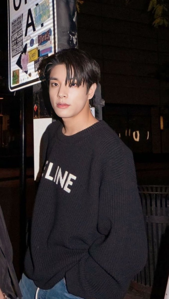 jakeyoyasumi's tweet photo. Too much ✋
#JAKE #제이크 #엔하이픈_제이크 https://t.co/pBqp6f0dIg