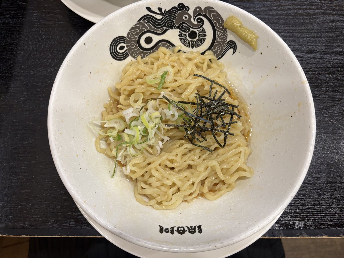 Nyan_RAMEN20's tweet photo. 素敵な旅行でした✨️
食堂はせ川さんの大判チャーシュー醤油ラーメン、めちゃくちゃ美味しかったです🤤
煮干し感がたまらない🤤
 #鶴ヶ城
 #食堂はせ川
 #福島県 https://t.co/K1y4FYyaTu