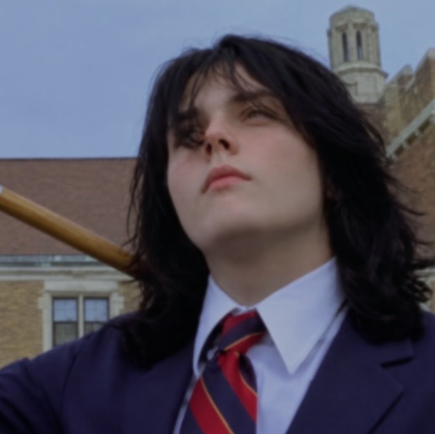 ierooween's tweet photo. girls be like "me fr" and it's a picture of gerard way https://t.co/nO5Enw0CDv