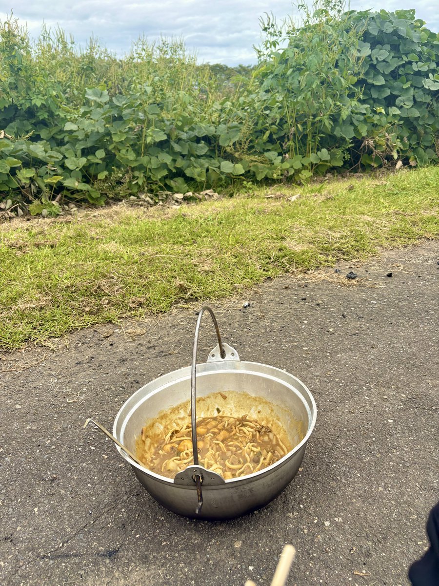Tsuge_TRPG's tweet photo. 四ツナきゃろと芋煮会して小学校に泊まってきたよ 貴重な体験ができました めっちゃ楽しかったありがとう❣️ https://t.co/rNElIofjwh