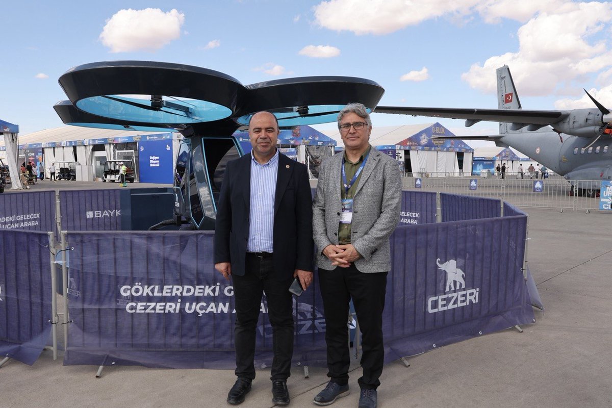Karakoprubel's tweet photo. 🚀 #TEKNOFEST için hazırlıklar tamam!

Belediye Başkanımız Nihat Çiftçi, Baykar Yönetim Kurulu Başkanı Selçuk Bayraktar ile bir araya geldi.

#TEKNOFESTGüneydoğu’ya ev sahipliği yapacak GAP Havalimanı’nda incelemelerde bulunan Başkanımız, tüm vatandaşlarımızı bilim, teknoloji ve havacılığın buluşacağı bu büyük heyecana davet etti.

#Karaköprü #TEKNOFESTGüneydoğu #Şanlıurfa