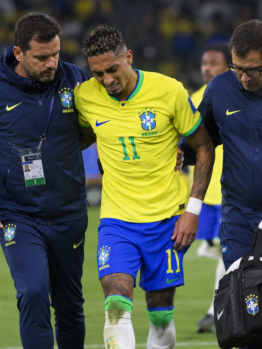Dayanmo_'s tweet photo. I hope the news coming from Brazil camp is not true, Raphinha is injured ke?. https://t.co/CyECe8O38s