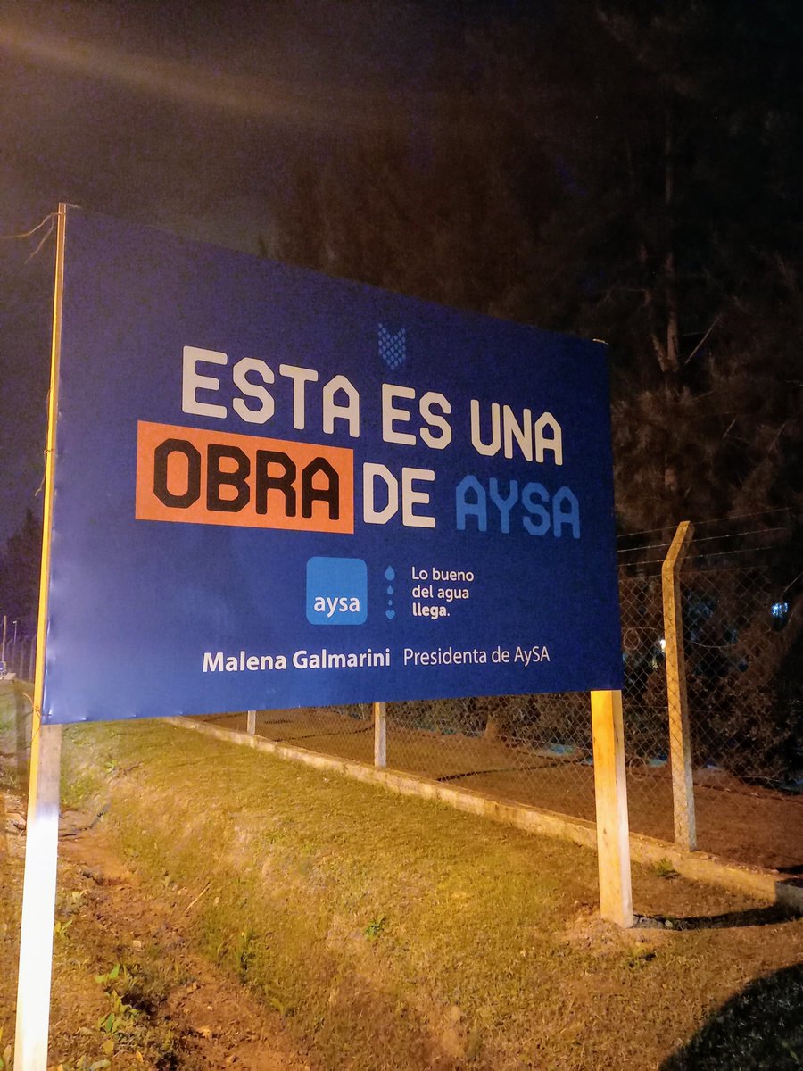 esusted's tweet photo. @CarrieLarrsen09 La ley de ética pública se la pasan por el traste. https://t.co/aaMZumxFxW