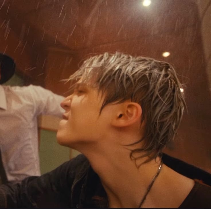 freakyunhoo's tweet photo. oh shower sx would be so hot with yh. https://t.co/UMPenLGFEf
