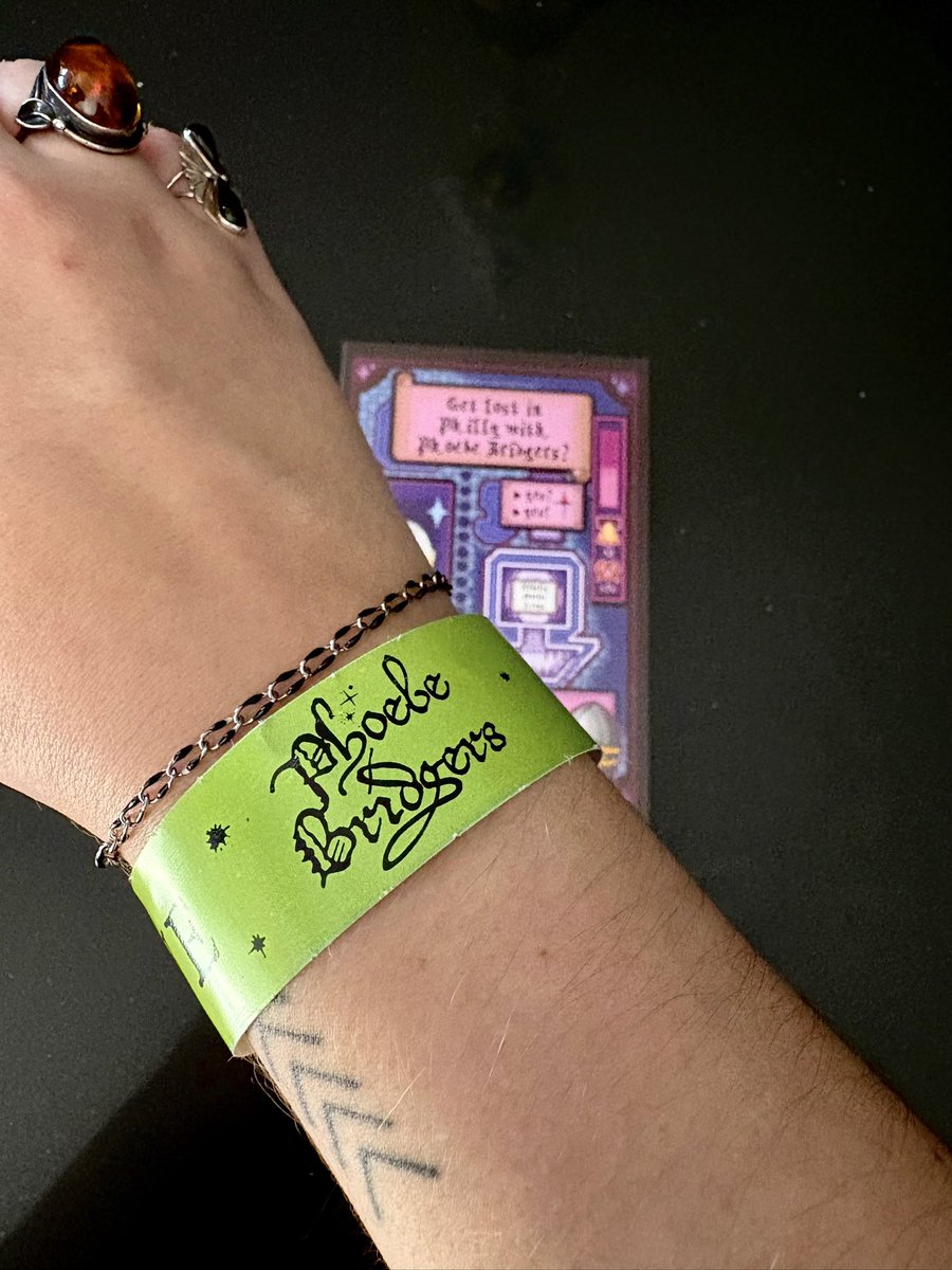 wtvramanda's tweet photo. i saw phoebe bridgers last night and this is my only proof of attendance. what a fucking show 🩵 https://t.co/pp055wdXoZ
