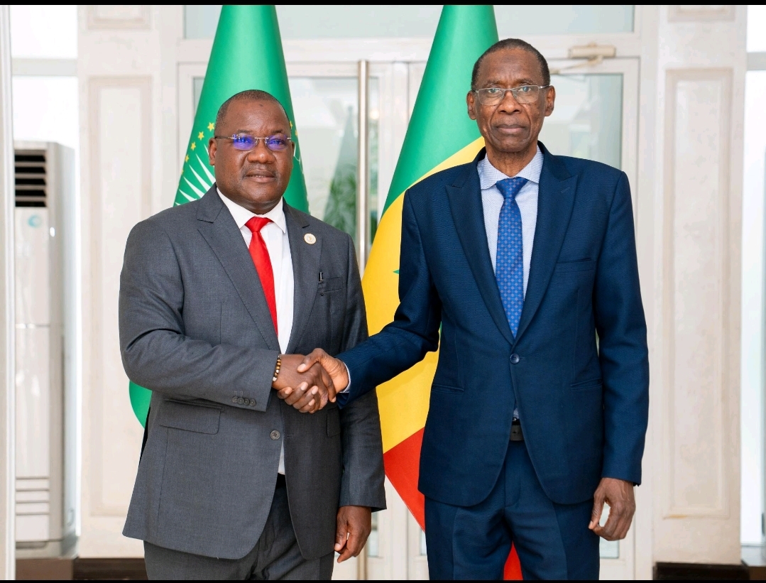 Diplomatik53045's tweet photo. Le Sénégal renforce son engagement au sein du Parlement panafricain.
lien : https://t.co/KlksxtBBut
@AfrikParliament #CheikhNiang #coopérations #parlementaire #panafricain #intégration https://t.co/WczlSueLzI