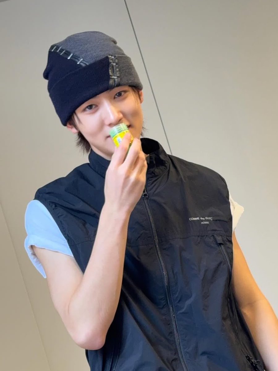 twnti3s's tweet photo. แล้วตัวจริงมาก ทั้งหงส์ไทย ทั้งโป๊ยเซียน 🤣
5555555555555555555555555

#SEONGHYEON #성현 https://t.co/07PGAq8gjw