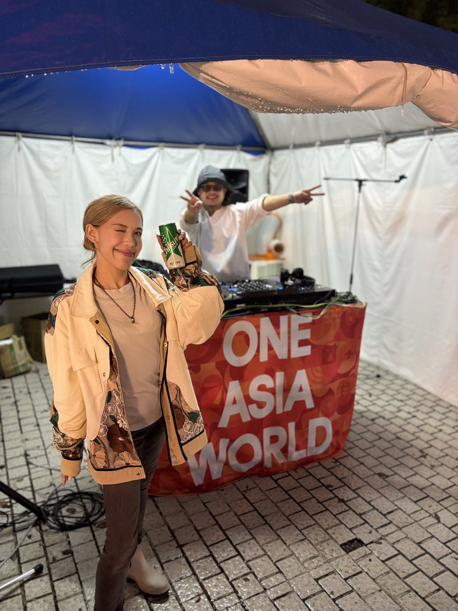 ladynana_chan's tweet photo. 今日は盆踊りできるかな？

それまでは雨選曲のDJ TIME😏✨☔️

@oaw_ai_ngo2026 
@MIYAUD 

#OAW #CROSSROADSFESTIVAL
#サカエヒロバス https://t.co/nhmuJ7oxkr