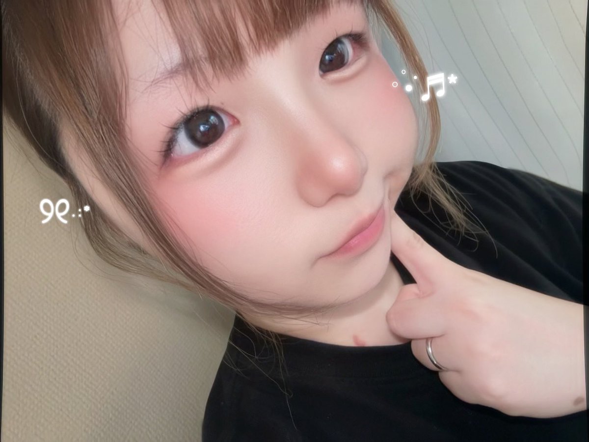 0_xz__'s tweet photo. 世界 2人きりだったらよかったのにね https://t.co/IoSaqI7vmx