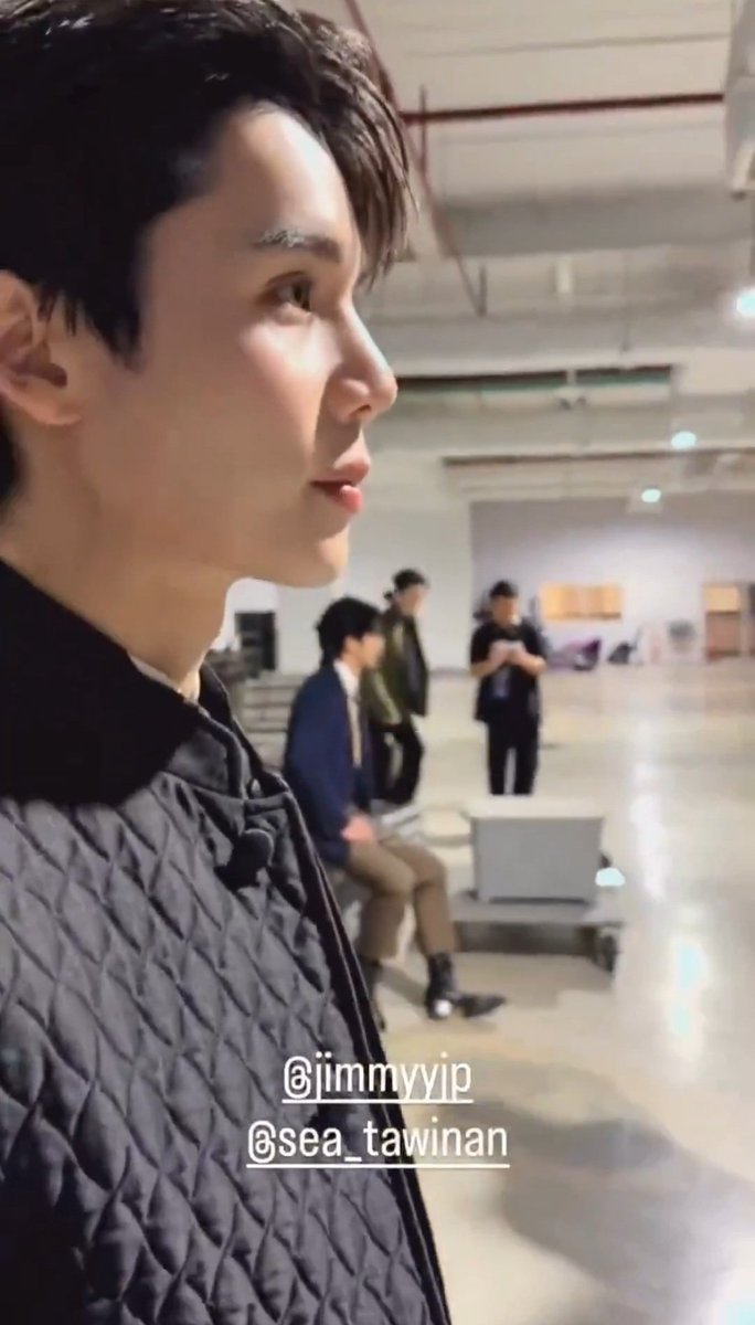 ladyheronstairs's tweet photo. the way jimmy looks at him and watches him is making me so shyyyy for some reason 🙈 https://t.co/wL97xVg52P