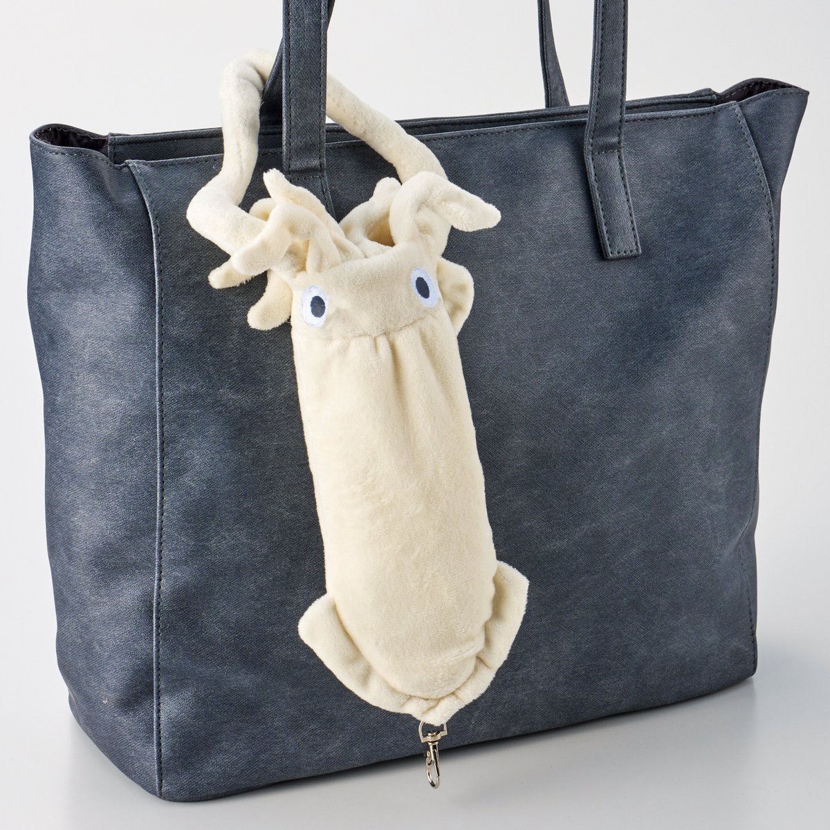 vgvd's tweet photo. 【再入荷！！】

＼\イカとお出掛けしてみなイカ？/／

【水族館】マルチケース（イカ）
▷https://t.co/peIGGjJz7Z https://t.co/1UI8NRxzyS