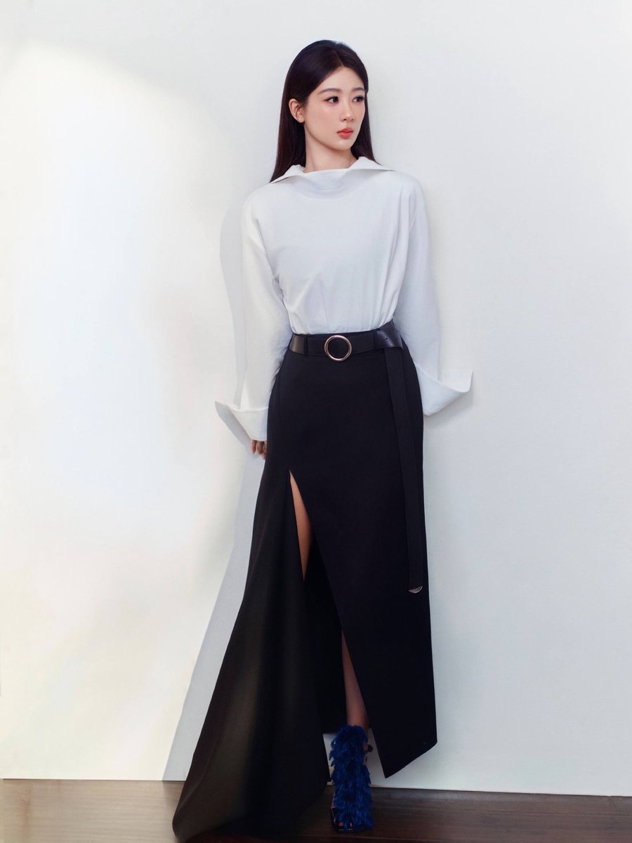 yangzithailand's tweet photo. 290926 | Yang Zi Studio weibo update

สตูแชร์ภาพนิ่งของบอสจื่อคนสวย💜

#หยางจื่อ #YangZi #杨紫 https://t.co/2nOPb1ock1