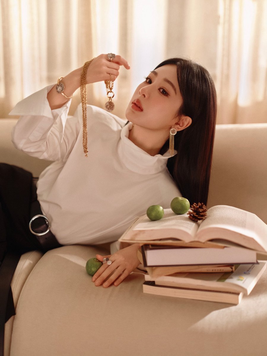 yangzithailand's tweet photo. 290926 | Yang Zi Studio weibo update

สตูแชร์ภาพนิ่งของบอสจื่อคนสวย💜

#หยางจื่อ #YangZi #杨紫 https://t.co/2nOPb1ock1