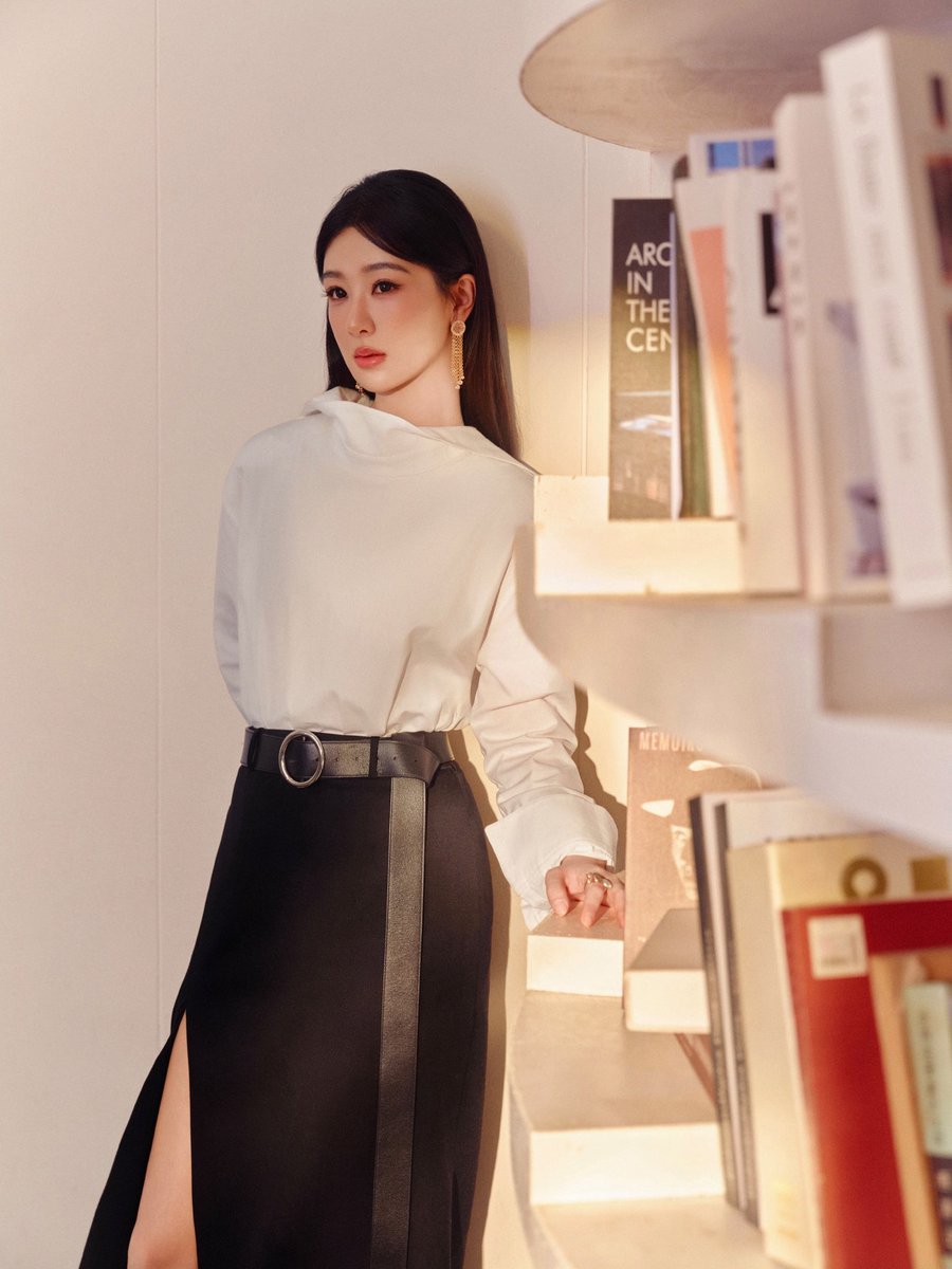 yangzithailand's tweet photo. 290926 | Yang Zi Studio weibo update

สตูแชร์ภาพนิ่งของบอสจื่อคนสวย💜

#หยางจื่อ #YangZi #杨紫 https://t.co/88DjJZgnVi