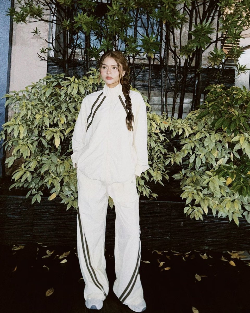 sowfia_'s tweet photo. aubrey in @miliclubofc https://t.co/aPkp5CYHHk