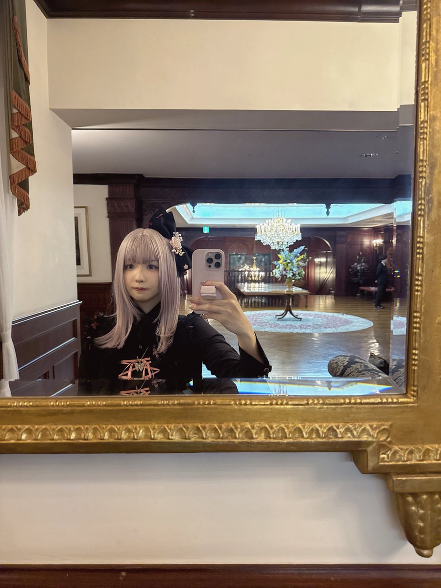 n_mikitani's tweet photo. 着画を担当させていただいている「魔法少女ノ魔女裁判 × h.NAOTO」コラボアパレルの受注期間が、いよいよ明日(9/30)までとなっています…！

注文いただくとこんな感じのスタイリングブックもついてきます🫶ぜひHPをご覧ください！

(2、3枚目は撮影時、すごいロケーションにウキウキの私)
#まのさば https://t.co/NyfA1moFPS