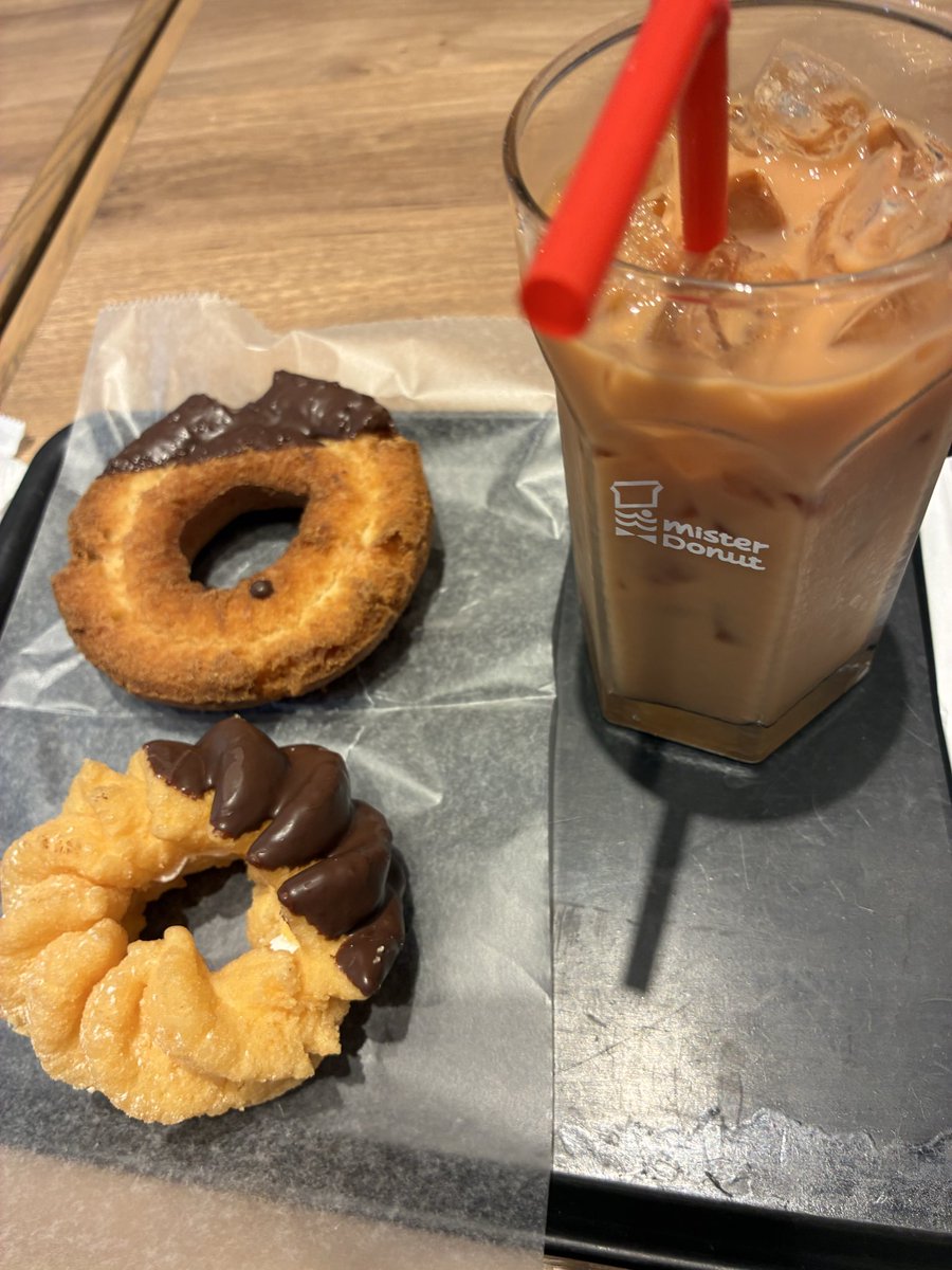 ami_thiru's tweet photo. 娘のダンスレッスン終わるまで1人ミスド🍩 https://t.co/xMQN3meWUy
