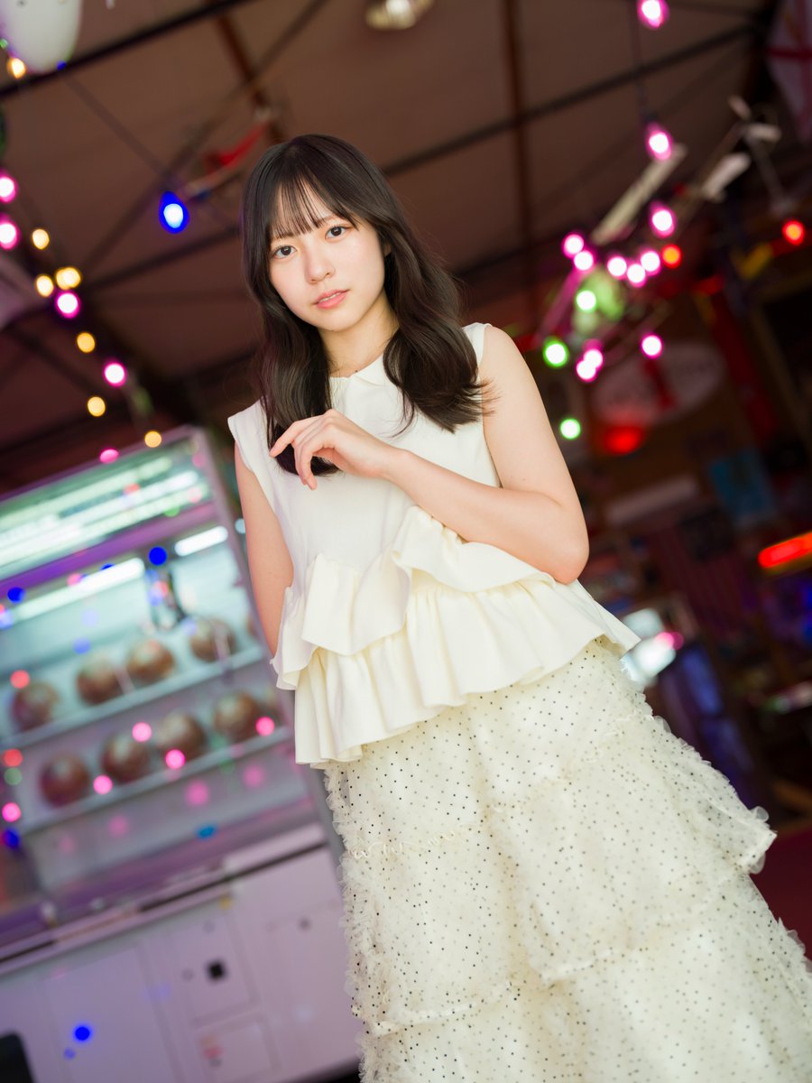 oricon's tweet photo. 日向坂46・正源司陽子
ふたりデートで“イチャイチャ気分”
⠀
9/30発売『週刊少年サンデー』
📖表紙＆巻頭グラビア登場
⠀
まったりゴロゴロゆっくりしたり
ふたり時間を味わえる💕
https://t.co/09s0fQfxhB https://t.co/kW9LE8xxOV