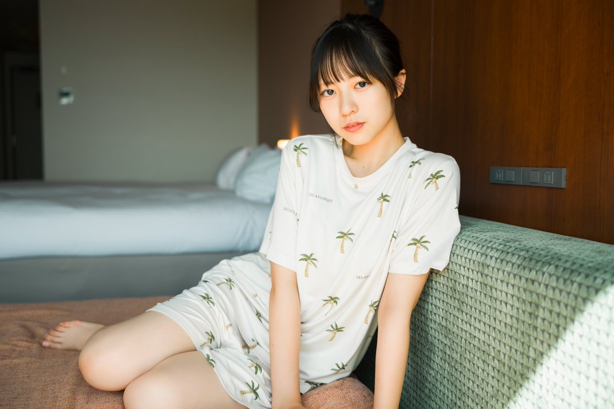 oricon's tweet photo. 日向坂46・正源司陽子
ふたりデートで“イチャイチャ気分”
⠀
9/30発売『週刊少年サンデー』
📖表紙＆巻頭グラビア登場
⠀
まったりゴロゴロゆっくりしたり
ふたり時間を味わえる💕
https://t.co/09s0fQfxhB https://t.co/kW9LE8xxOV