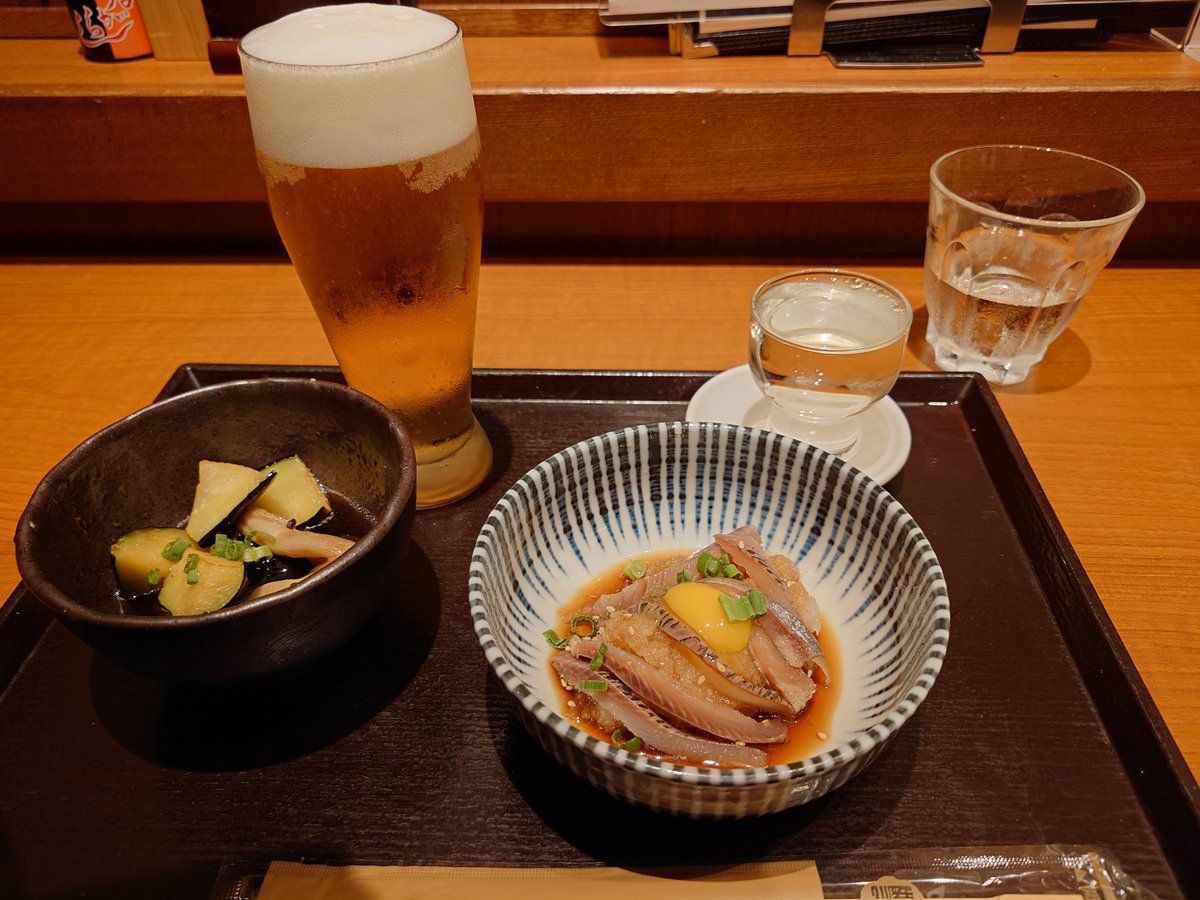 kazu_wat's tweet photo. 新宿吉祥庵にて、季節のちょい飲みセット、追加、八海山。
この後、紅ズワイガニのかき揚げ、待ち中。 https://t.co/0cmOBtghSH