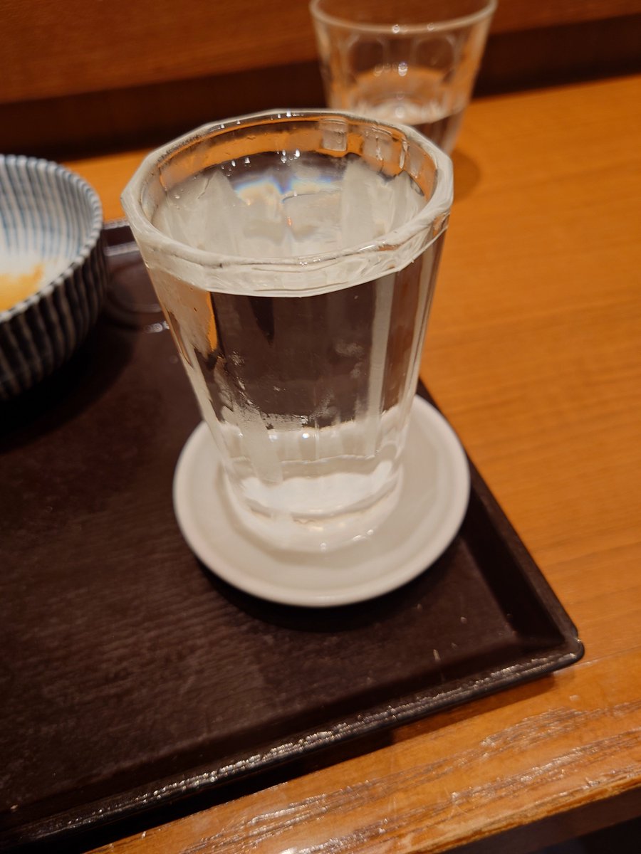 kazu_wat's tweet photo. 新宿吉祥庵にて、季節のちょい飲みセット、追加、八海山。
この後、紅ズワイガニのかき揚げ、待ち中。 https://t.co/0cmOBtghSH
