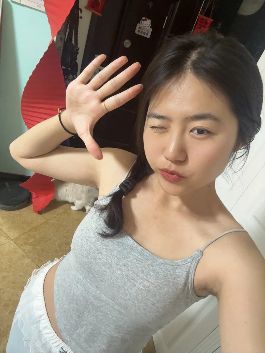 ihyeons0203's tweet photo. 十一假期要到了，有没有想约出去玩的搭子？提前约哦～ https://t.co/jgjWWrgr7K