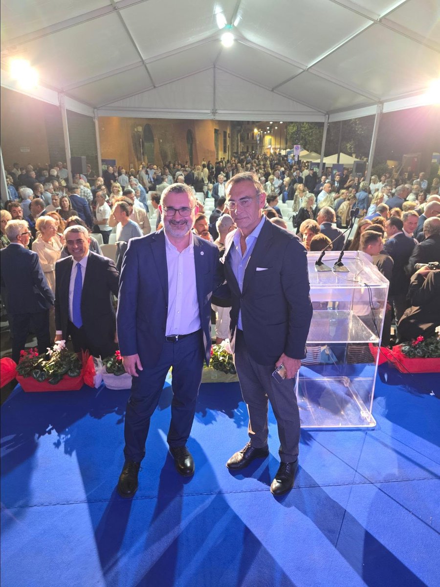AvvPalombi's tweet photo. 11 edizioni, tutte a Palombara Sabina.
La Festa dei Patrioti è ormai parte della storia di questa comunità: un luogo di confronto, incontro e partecipazione, dove ritrovarsi anno dopo anno.
Da padrone di casa, guardo questa piazza e penso a quanta strada abbiamo fatto insieme. https://t.co/Sa355lmYde