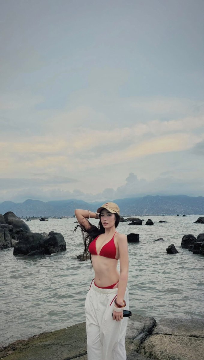 CrystleOdonell's tweet photo. 記憶ってどれくらい自分を美化してるんだろ。いつか全部忘れるなら、この虚無感も愛せるのかな。 https://t.co/ijYWBVRSMe