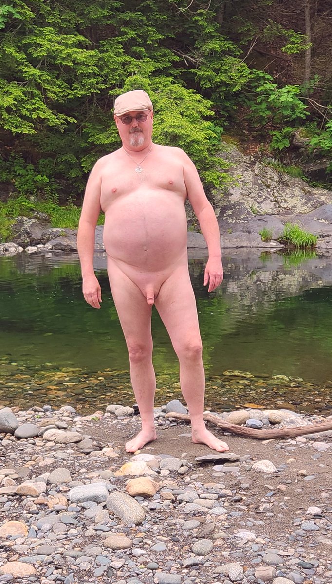 GMetal67's tweet photo. Today is my birthday so I am sharing a photo of me in my favorite suit. Guess my age. https://t.co/Zw2X0RVUmk