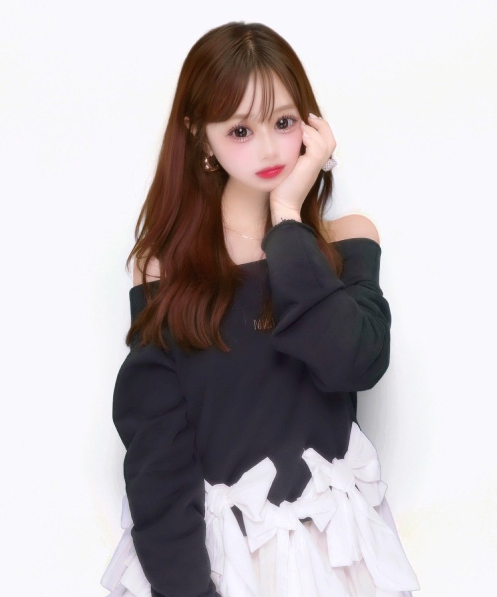 ponpon___2008's tweet photo. 初めてマネージャーさんと、プリ撮りにいったついでにピンプリ笑＾＾

最後の写真とかみんなとプリ撮ってる風笑笑笑 https://t.co/v451B88LWo