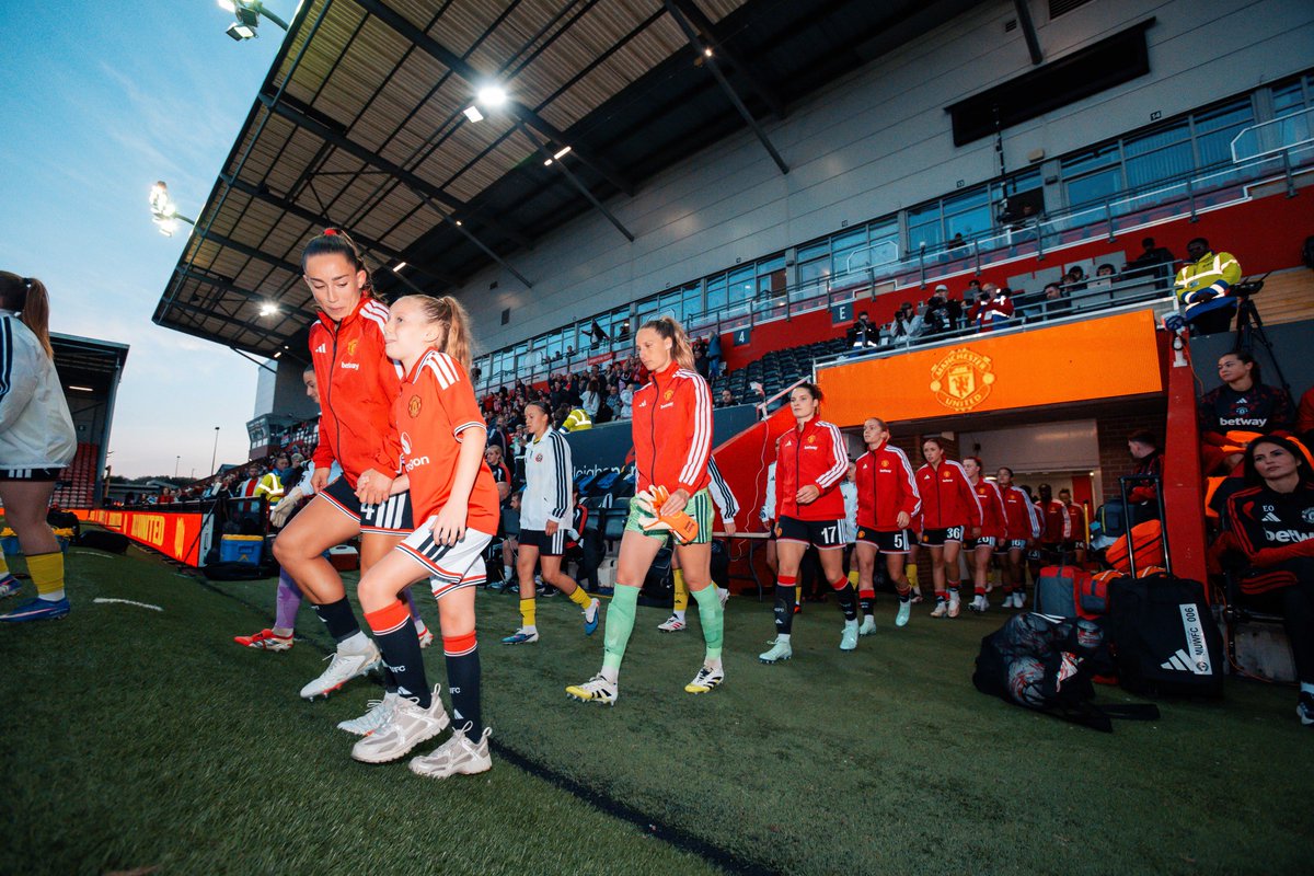 MU_Foundation's tweet photo. Special mascot moments 🤩

Foundation participants Matilda and Khalisah were by the Reds' side from the start for two fine #MUWomen wins in the last week 👌❤️ https://t.co/JasGiOvYRo