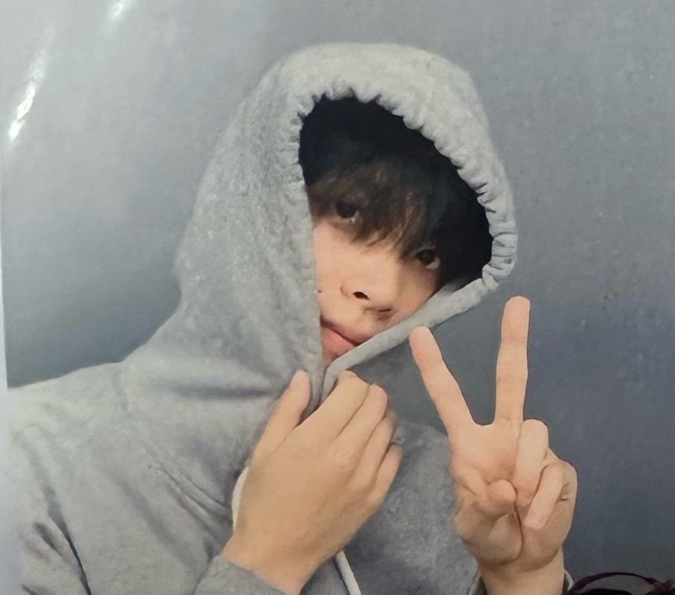 hccenter_6's tweet photo. 후디만 입으면 수줍해찬이 되, /// https://t.co/Np01PQ0qDu