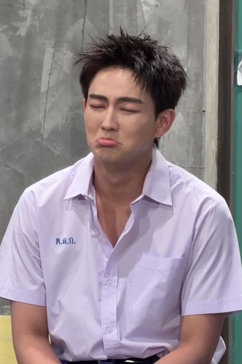goodbyemy_b's tweet photo. .        ปากดี
         ขี้เหงา
       เอาแต่ใจ                         ทำอะไรไม่ดีซักอย่าง https://t.co/t8ZFXOZ9me