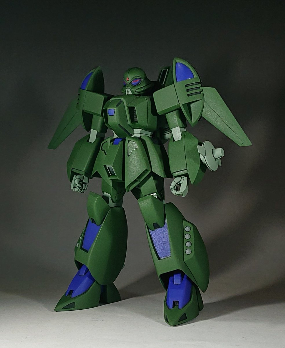 arubinou1's tweet photo. 1/144トムリアット改造ドムットリア
余談ですがこのハンドパーツが良い形をしていて確かHG Gセルフの物だった気がしますが所謂HG特有の「手の甲と掌で武器持ってる」不���然な形じゃないんですよね。強度不足という欠点もありますがw https://t.co/bHXbGs3Dmy