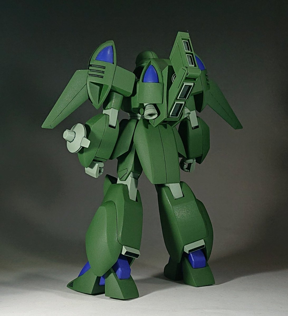 arubinou1's tweet photo. 1/144トムリアット改造ドムットリア
余談ですがこのハンドパーツが良い形をしていて確かHG Gセルフの物だった気がしますが所謂HG特有の「手の甲と掌で武器持ってる」不���然な形じゃないんですよね。強度不足という欠点もありますがw https://t.co/bHXbGs3Dmy