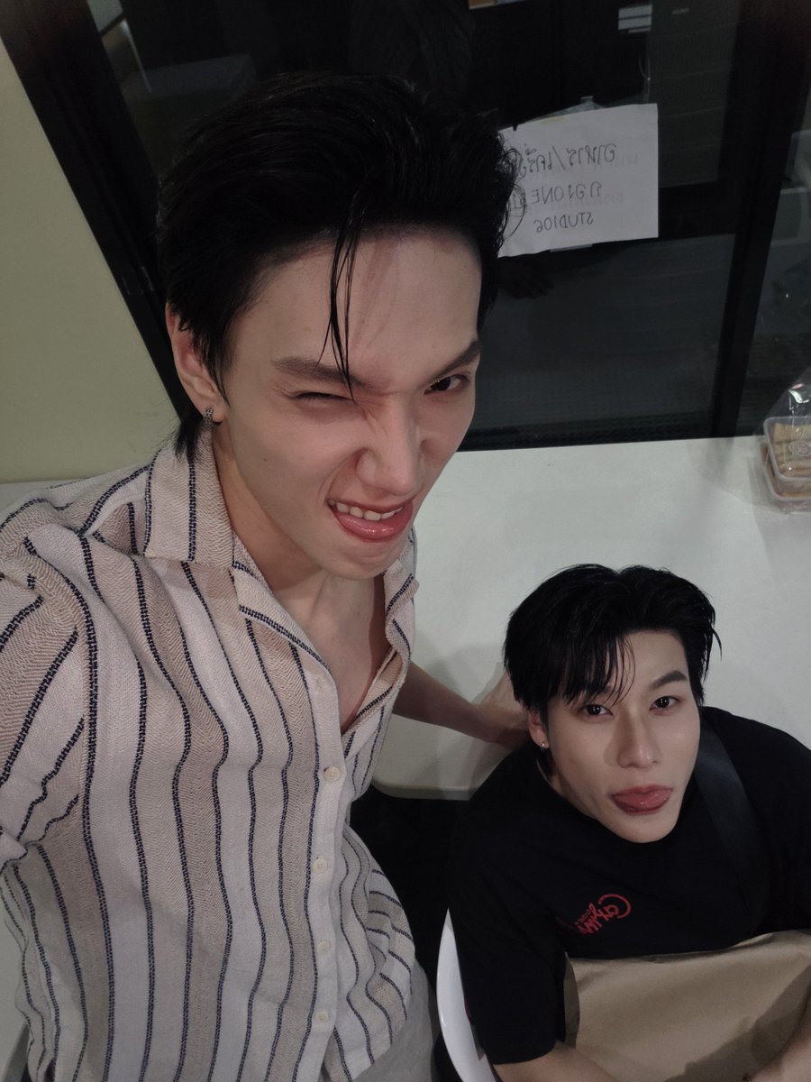 oueiija's tweet photo. Check-in 
 #หนึ่งสองสามสี่ห้าหกเจ็ดแปด https://t.co/70nqKF0UUP
