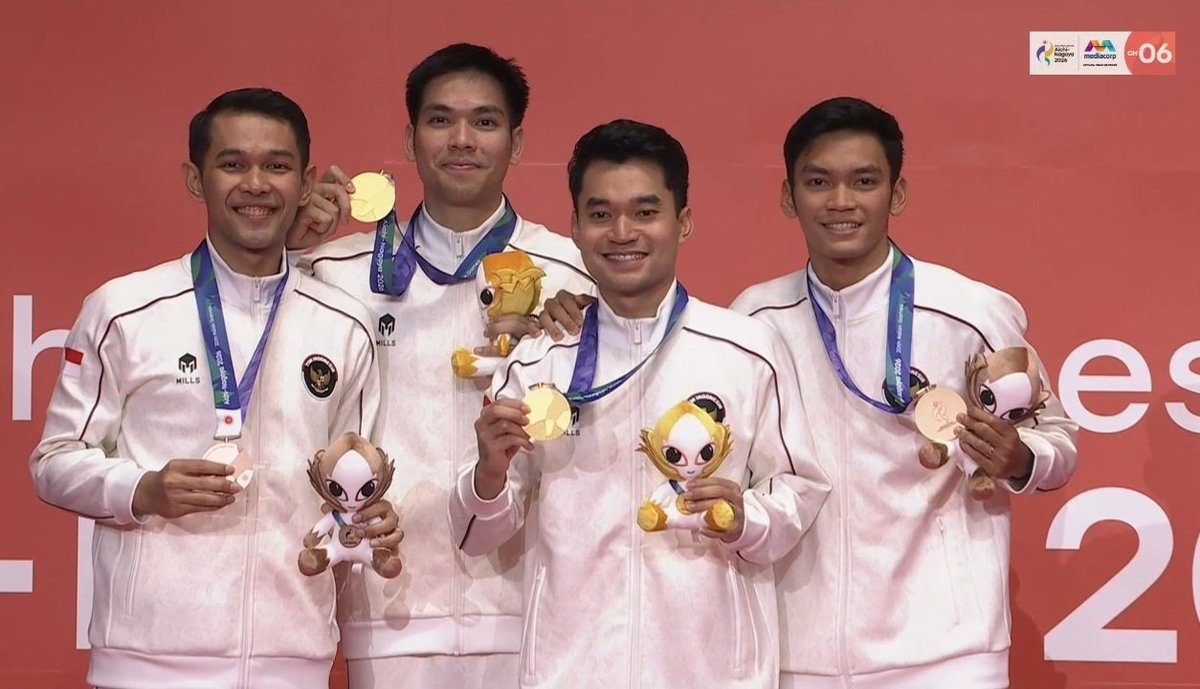 chaeseanne's tweet photo. THEY DID IT! THEY REALLY DID IT!😭😭

after everything they’ve been through, seeing Leo/Daniel standing there with the Asian Games gold medal just feels unreal.
we watched them grow, get separated, find their way back, and now we get to watch them become ASIAN GAMES CHAMPIONS TOGETHER🥹🥇🇮🇩

our babies, not so babies anymore❤️

Leoniel, bwc and olympics next?