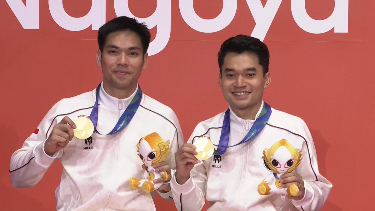 chaeseanne's tweet photo. THEY DID IT! THEY REALLY DID IT!😭😭

after everything they’ve been through, seeing Leo/Daniel standing there with the Asian Games gold medal just feels unreal.
we watched them grow, get separated, find their way back, and now we get to watch them become ASIAN GAMES CHAMPIONS TOGETHER🥹🥇🇮🇩

our babies, not so babies anymore❤️

Leoniel, bwc and olympics next?
