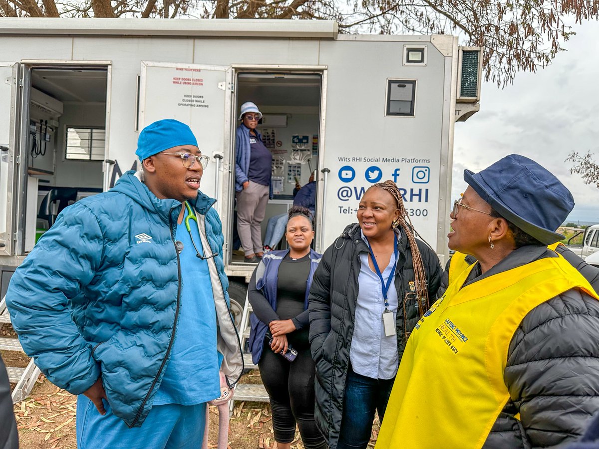 GautengHealth's tweet photo. MEC for Health and Wellness, @FaithMazibukoSA, has joined healthcare professionals in Slovo Park, Tshwane to observe the delivery of healthcare services to the community through the #Siyabaphilisa campaign.

Residents are encouraged to take charge of their health by making use of the FREE healthcare services available, including HIV and TB testing, cancer screening, immunisation and vaccinations, Vitamin A supplementation and deworming, family planning, oral health services, chronic medication adherence support, Pap smear and PSA screening, Lenacapavir administration and more.
#AsibeHealthyGP #GrowingGautengTogether