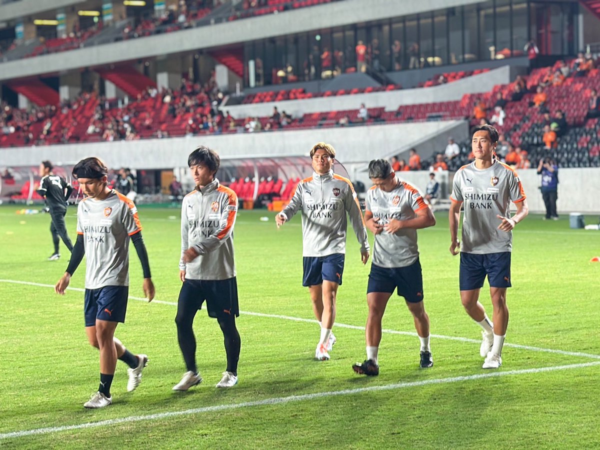 cota12's tweet photo. これは正直めちゃくちゃ良いスタジアムだわ。長崎や広島と比べる必要はない。コンパクトでパーツごとに拡張可能。地方のモデルケースになるのでは。トワイライトタイムに遠くから灯りが見えた時カッコ良かった。
#清水サポ金沢遠征 https://t.co/x6i9yO5niX