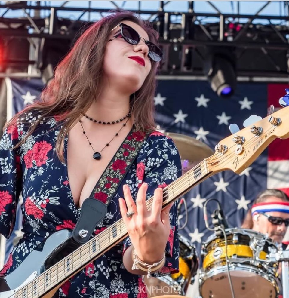 RushFanCast's tweet photo. This week on the @RushFanCast, we speak with multinstrumentalist Payton Rose Velligan!  Payton brings joy to everything she does; touring with Weird Al Yankovic, playing in her tribute band "The Camera Eye", and singing #Hemispheres in a Missouri bathroom! Join us, #RushFamily! https://t.co/StnlgZ8mC1