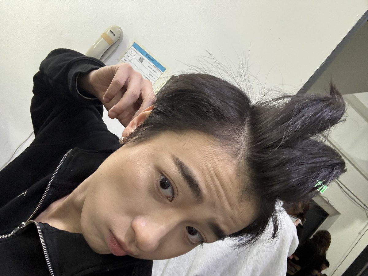 waavetnp's tweet photo. ทุกคนดูแลสุขภาพด้วยนะคับ ล้างมือก่อนกินข้าวด้วยนะ ละก้อย่าไปตากฝนเล่นน้ำกันนะคับ เดี่ยวจะเป็นเรื่องง รักนะจุบุ #waavetnp https://t.co/Sjh5Tx0YZ1
