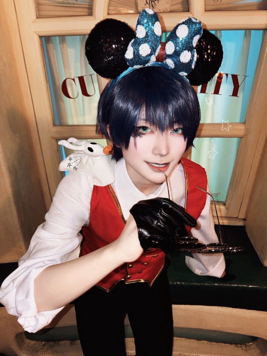 shiden_cs's tweet photo. やっとこさフレンジー見れて
テンションが上がってるﾃﾞｭｰｽくん♠️✨
ハロウィン最高だｯ
#Dハロ仮装 #Dハロツイステ #Dハロ仮装2026 https://t.co/aAKIfdFvXV