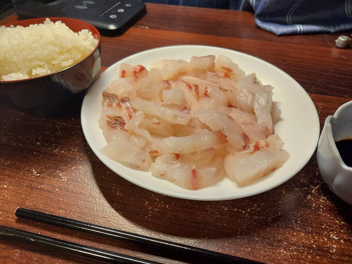 idecchi0810's tweet photo. 今日は、タイラバを初めてやりました。
船長さんが良い人で、複数人でたくさん釣りましたが、捌くのが大変でした。
タイラバタックル揃えようか迷いますが、金がない。 https://t.co/Z08waH0DXM