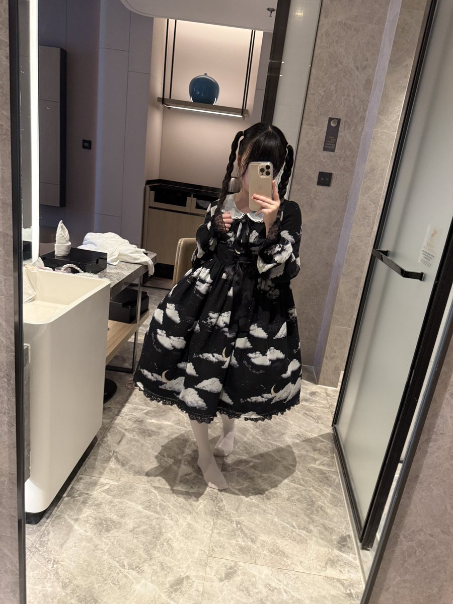 Euillllli's tweet photo. 黑， https://t.co/BwN07pqQnq