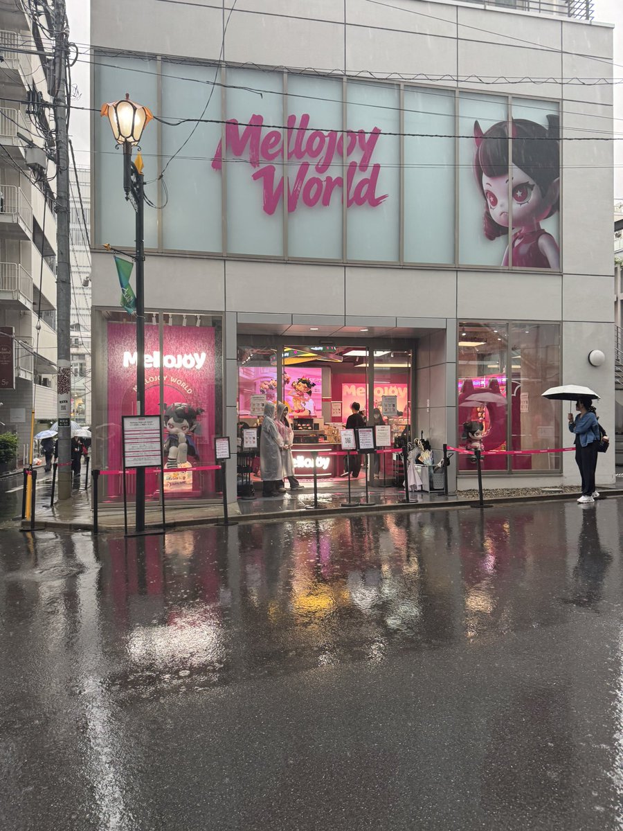 mosutima2236's tweet photo. メロジョイポップアップ行ってきました😭番号後ろの方で大福買えなかった😭 https://t.co/k52TkV4T1T