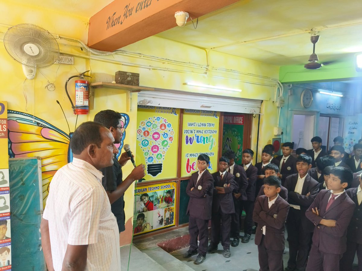 GHMCOnline's tweet photo. 🌱 Swachhata Hi Seva 2026 | Swachh Paathshala 🌱

As part of #SwachhataHiSeva2026, GHMC conducted engaging awareness activities across various schools, encouraging children to become young champions of cleanliness and environmental responsibility. 🌍♻️

Students enthusiastically participated in awareness sessions on 4-way waste segregation, creative Waste-to-Art competitions, and took the Swachhata Pledge to adopt clean and responsible waste management practices.

🌳 Under “Ek Ped Maa Ke Naam”, students also participated in plantation activities, strengthening the message that caring for our environment begins with each one of us.

Through learning, creativity and collective action, GHMC continues to inspire young minds to build a cleaner, greener and more sustainable Hyderabad. 💚

#SwachhataHiSeva2026 #SwachhPaathshala
#SwachhHyderabad #WasteSegregation
#EkPedMaaKeNaam

@TelanganaCMO @IPRTelangana @jayesh_ranjan
@TelanganaCS @ZC_Charminar @CommissionrGHMC
@ZC_Khairatabad @ZC_Secunderabad @ZcGolconda
@ZC_Charminar @ZC_RAJNGR @ZC_Shamshabad