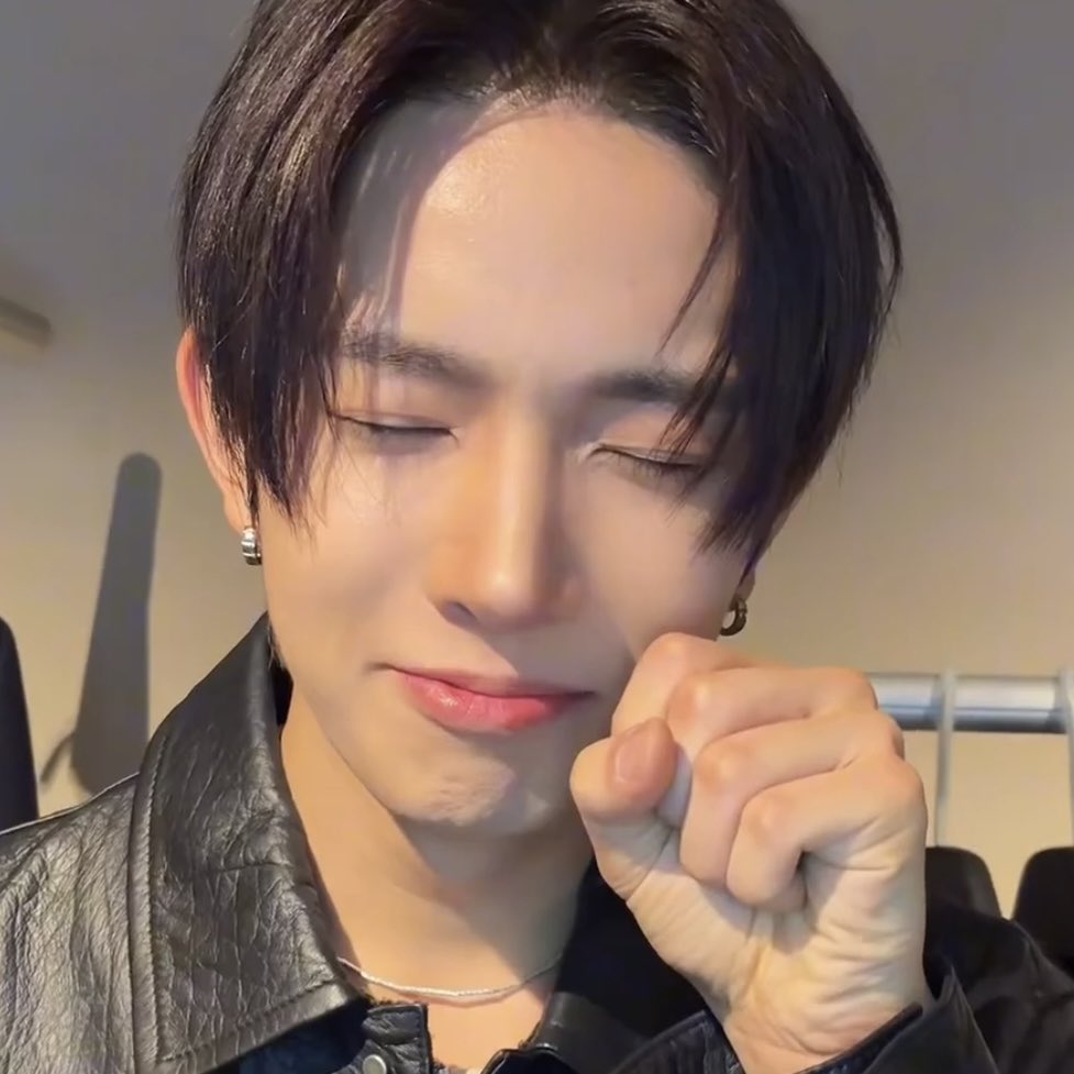 hiveloss's tweet photo. 힝구리퐁퐁 ㅠㅠ https://t.co/JQiF4LUmcm